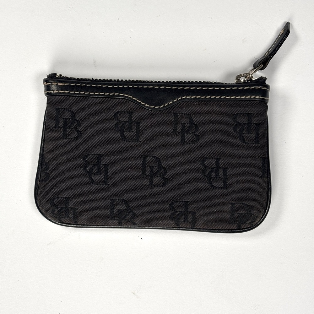 Dooney and Bourke coun purse. EUC